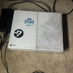 White Xbox One (500Gb)