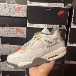 Jordan 4 Retro SE Craft Photon Dust 