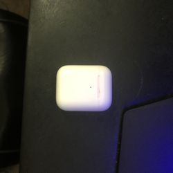 Apple AirPods Charging Case 