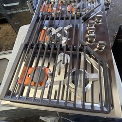 NEW GE PROFILE 36 IN GAS COOKTOP 