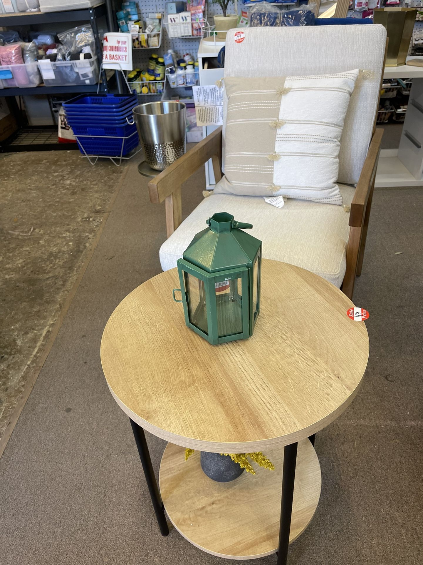 Accent Chair New Fully Assembled , Sectionals, Loveseat,indoor and Outdoor Furniture Bedding Appliances And More