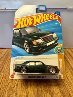Hot Wheels Mercedes-Benz 500 E Green