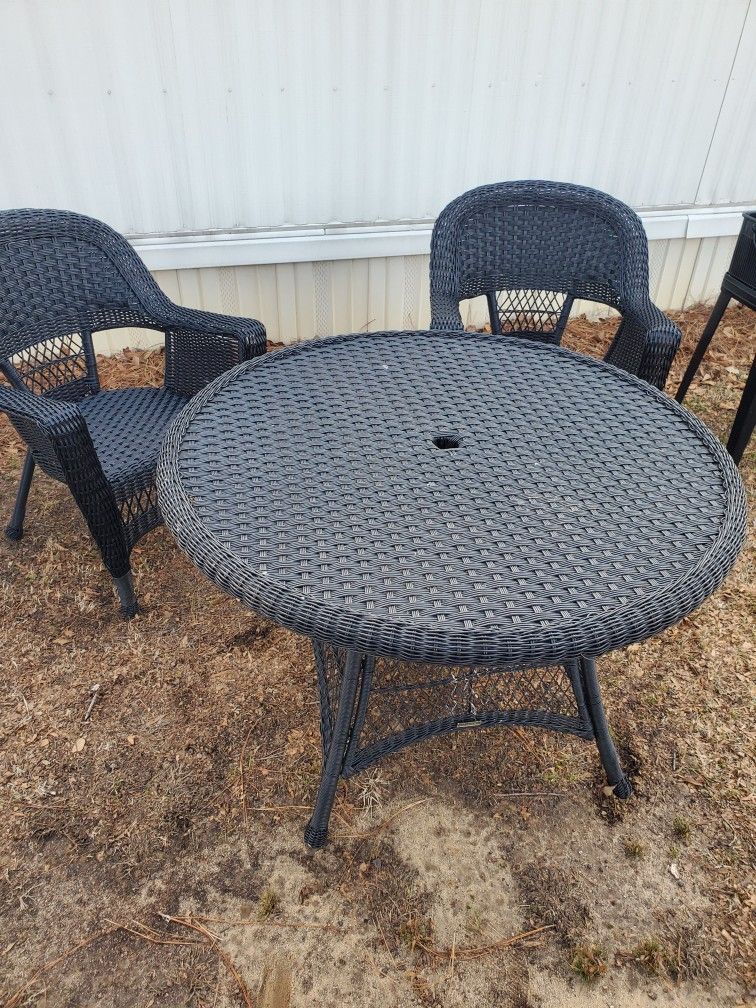 Resin Wicker Table and Chairs (Read Description)