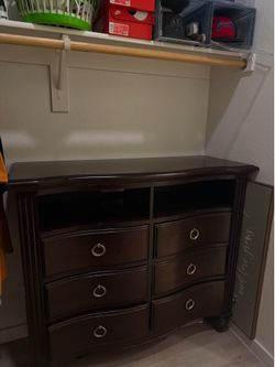 dresser