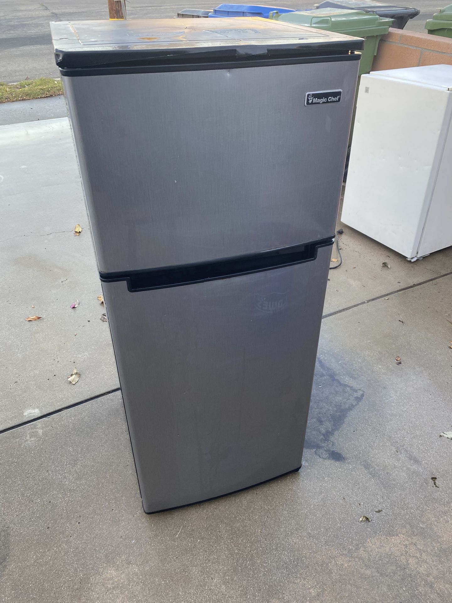 Mini Refridgerator And Freezer