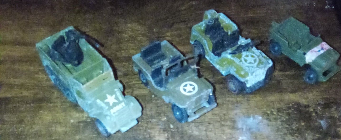 Hot Wheels Military (3)