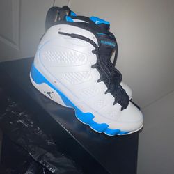 Size 10 retro og 9 Jordan powder blue