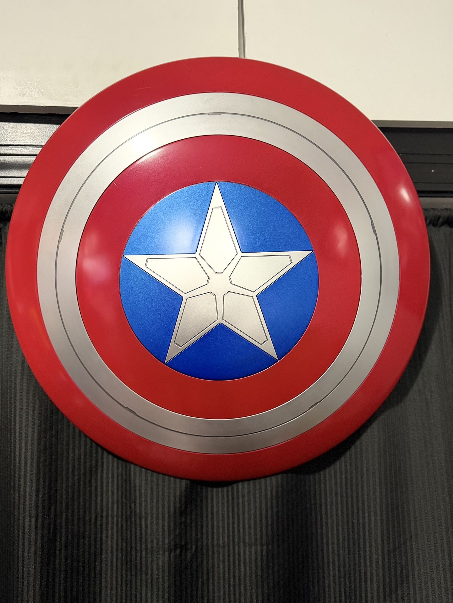 Hasbro Marvel Legends Captain America Shield