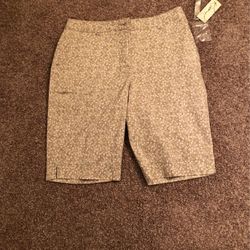 NWT Ladies Kim Roger Shorts Size M