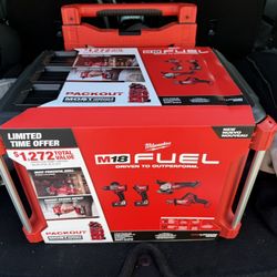 Milwaukee M18 FUEL  Cordless Combo Kit w/ Batteries , Charger, & PACKOUT Tool Box