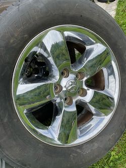 One dodge 1500 rim