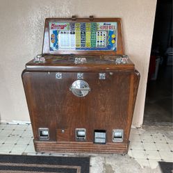 Antique Slot Machine From 1920
