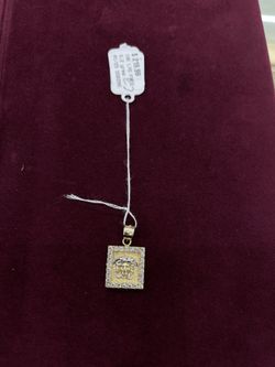 10k Versace Pendant