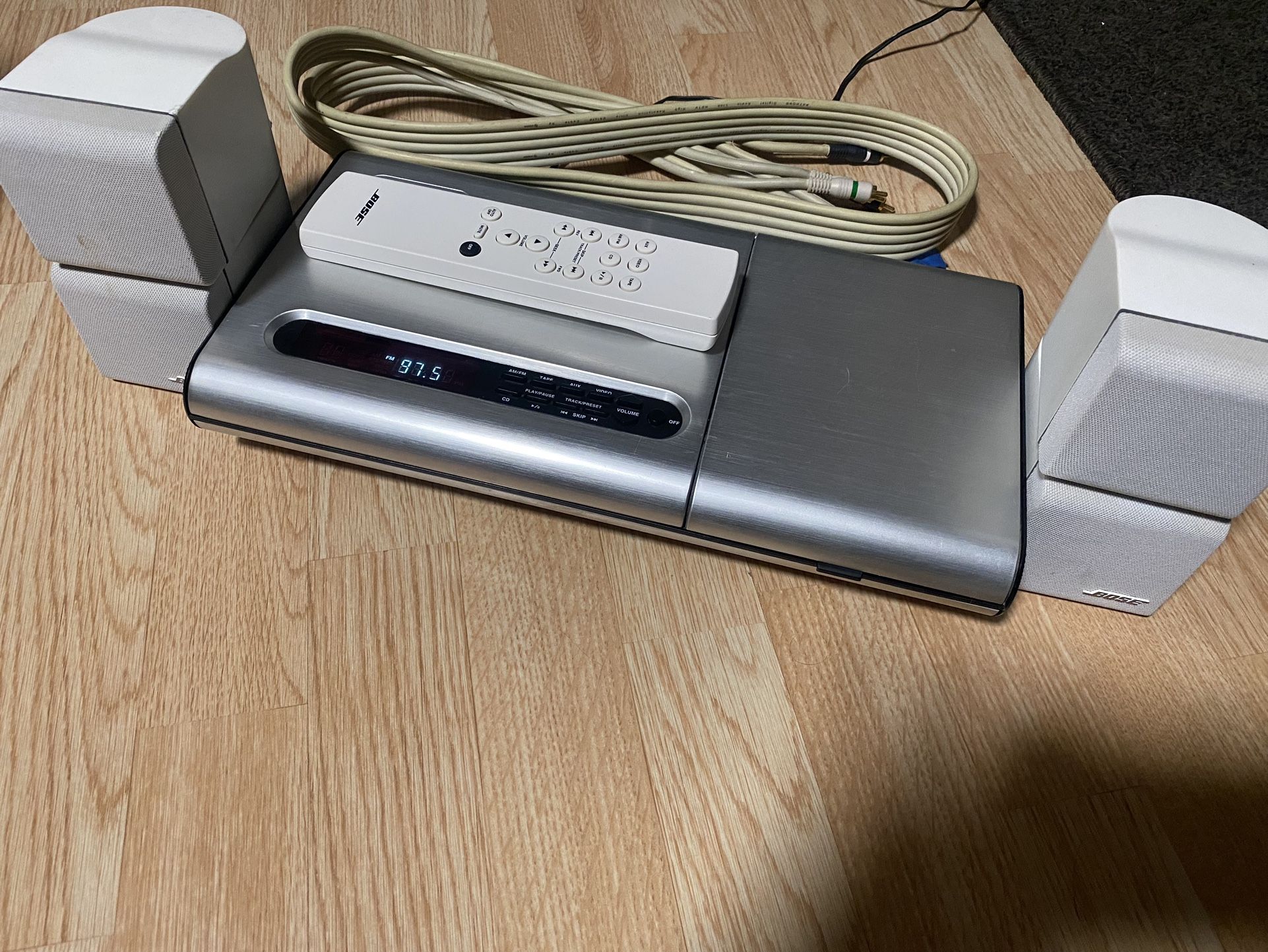 Bose Lifestyle 5 Music Center CD Player AM/FM Radio Receiver w/Speakers