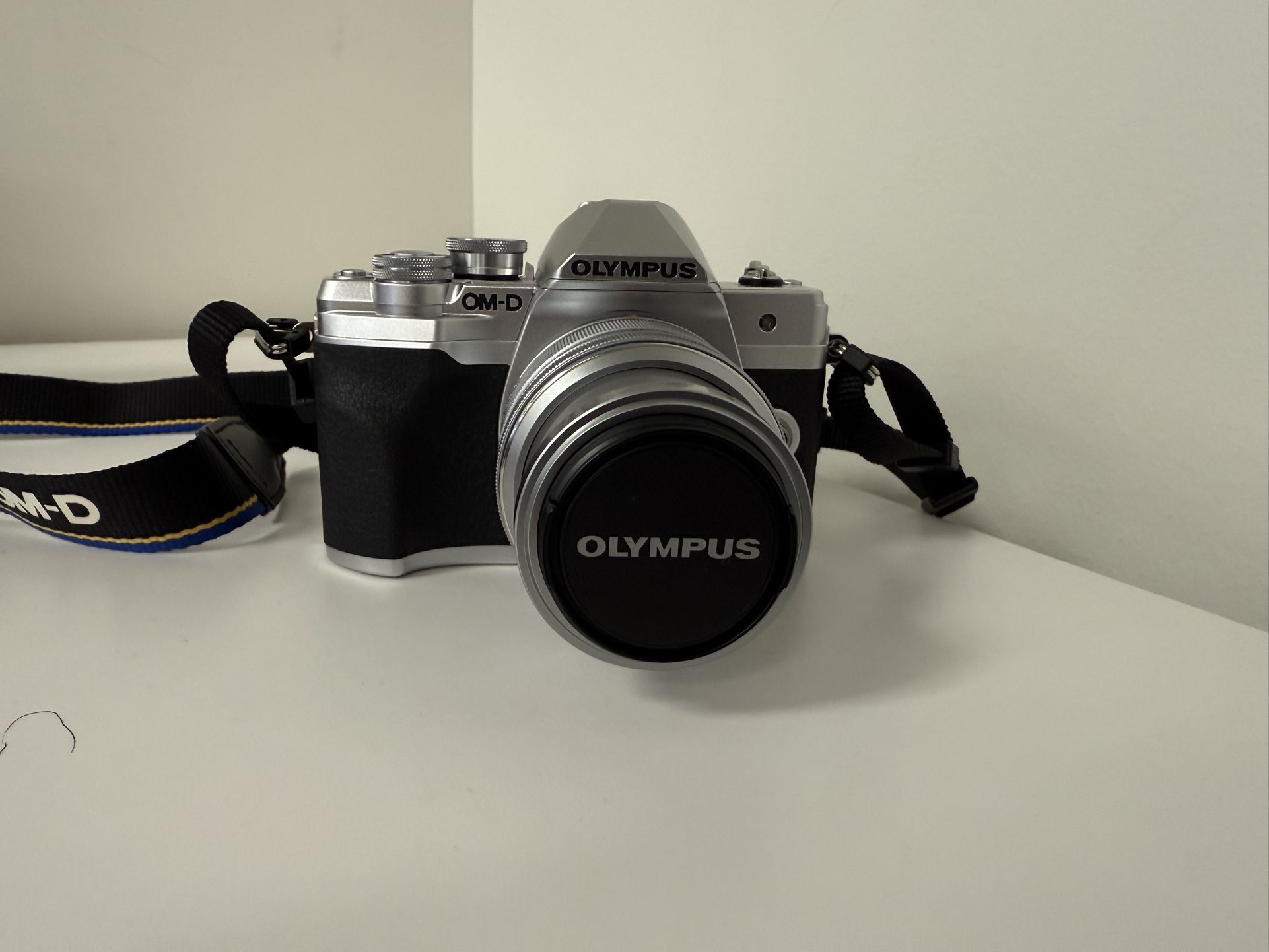 Olympus M-10 Camera