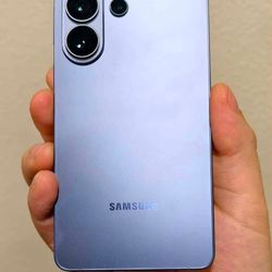 Vendo o Cambio 

Samusung Galaxy S26 Ultra 
Tmobile
256gb
Como nuevo 
15 días de uso!
Con accesorios