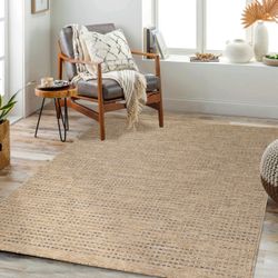 8/10 Brand New Outdoor Indoor Beige Rug 