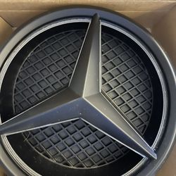 Mercedes Light Up Logo
