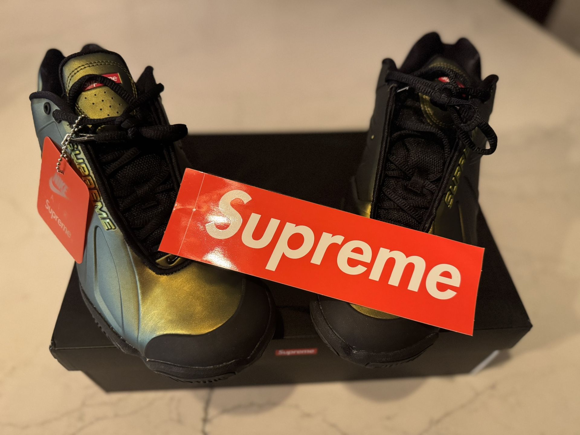 Supreme Nike Air Zoom Courtposite