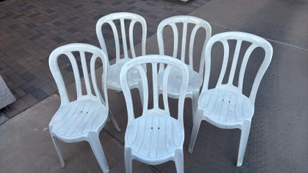 X5 Plastic chairs