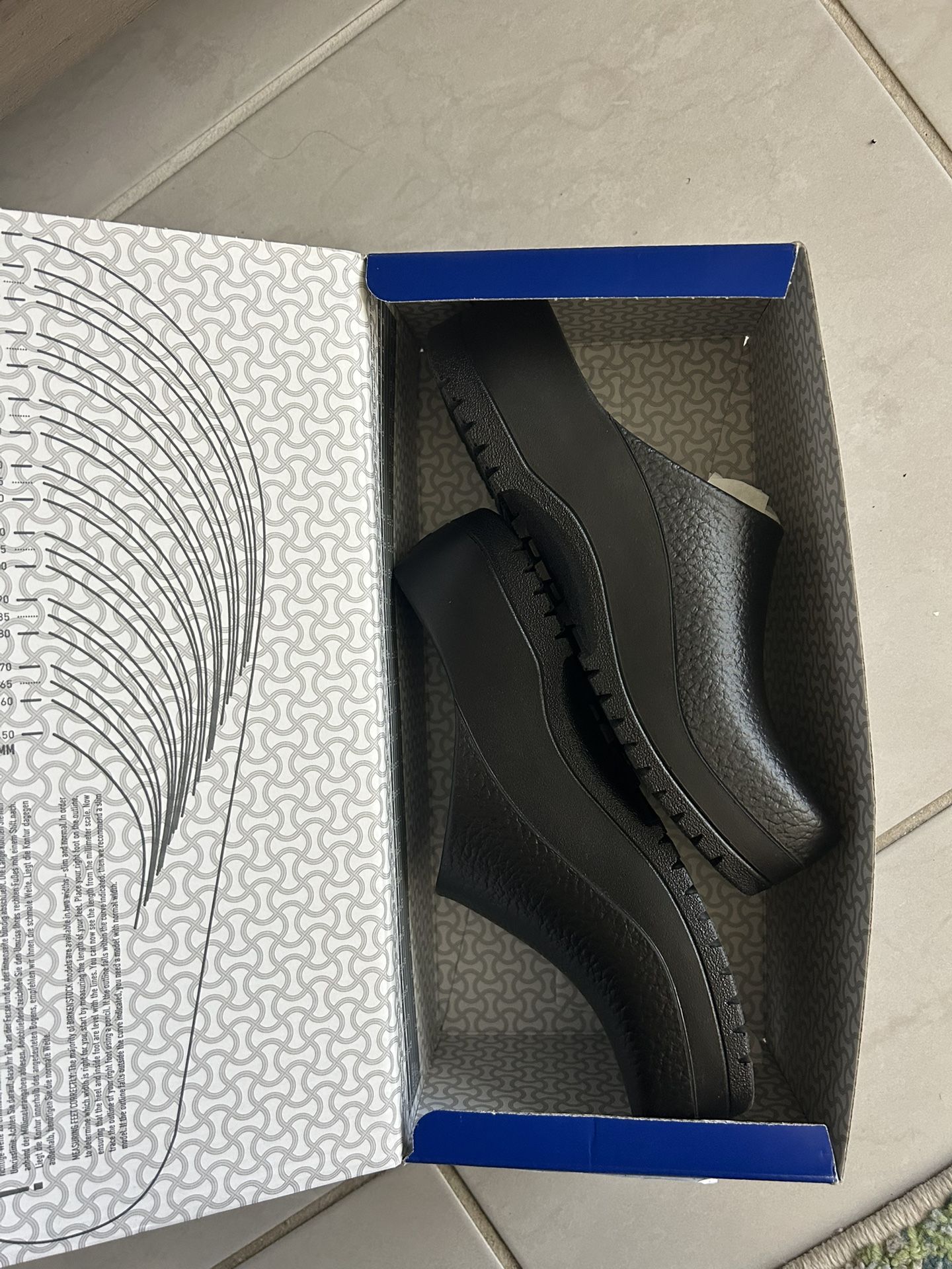 Super-Birki Polyurethane Black Size 5-5.5 (Fits more like a women’s 6)