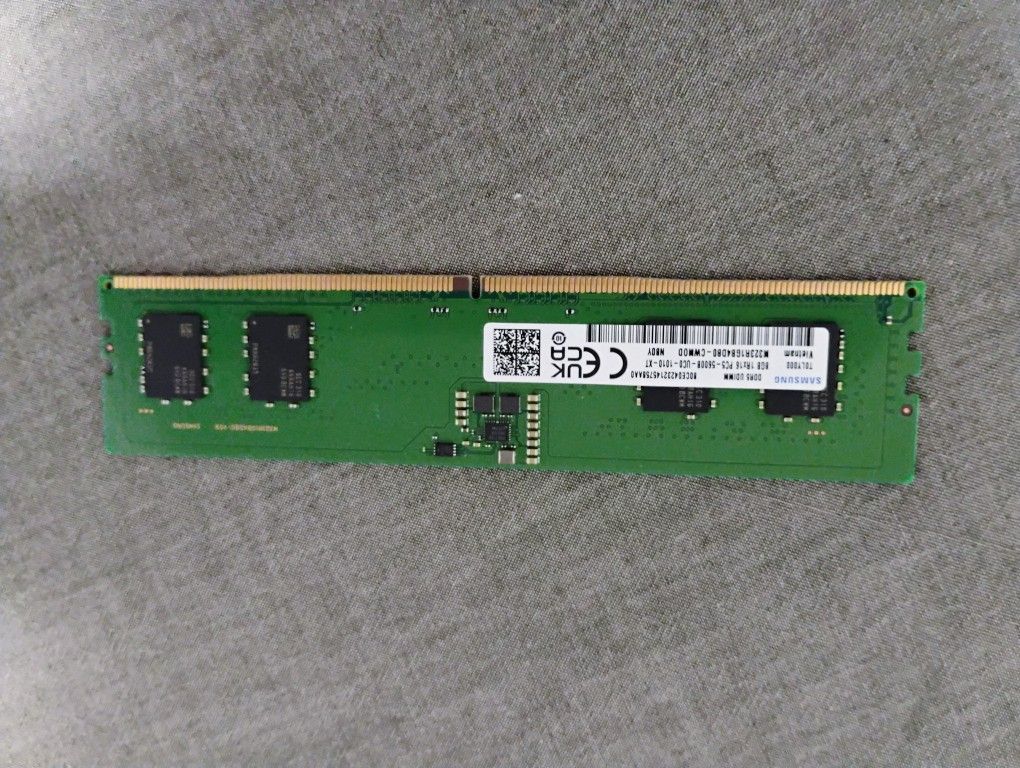 Samsung 8GB DDR5 DRAM