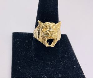 Lion ring 10 kt gold