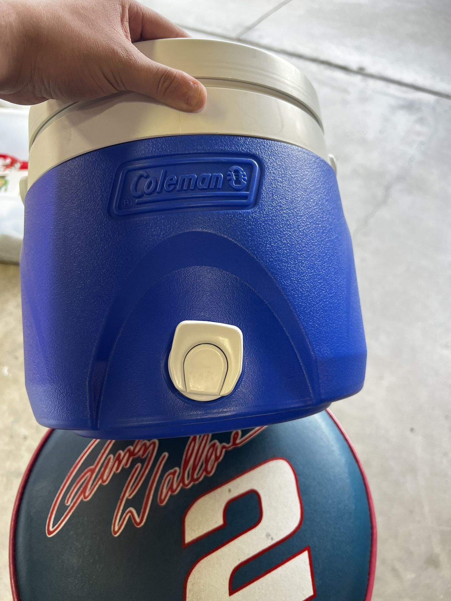 Coleman Drink Cooler 2 Gallon In Excellent Condition Only $25!!!
