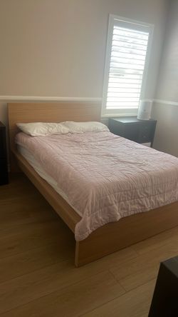 Full bed frame
