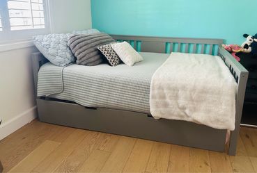 Gray Twin Daybed with Trundle