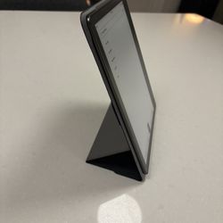 Kindle Scribe 16gb w/ Case, Pen, USB-C, Ad-Free Lockscreen