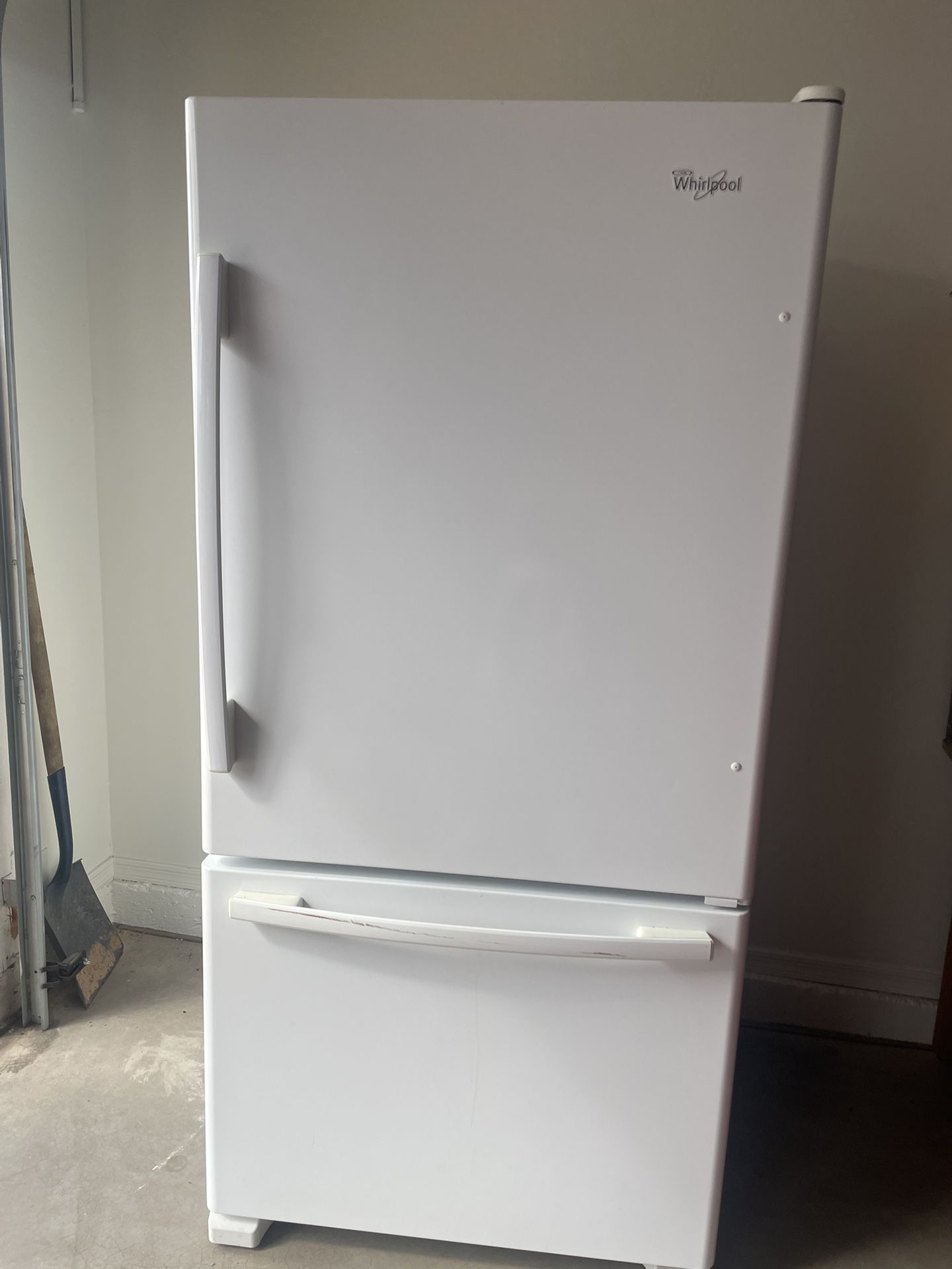 Whirlpool Refrigerator With Lower Drawer Freezer 