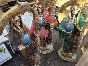 Portraits Of The Holy Death. Retratos De La Santa Muerte