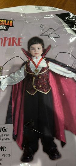 Child vampire costume 5-7 Preowned