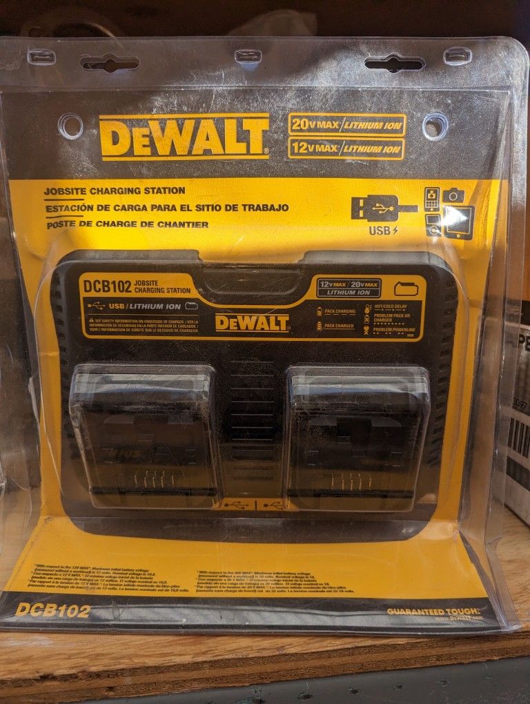 Doble Station Charger Dewalt New in Box