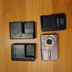 Camera Digital Camera CCD And Charger 