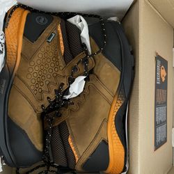 Timberland Reaction Size 8 wide As