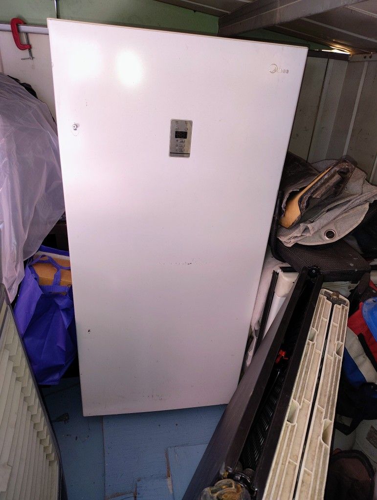 Midea Standup Freezer