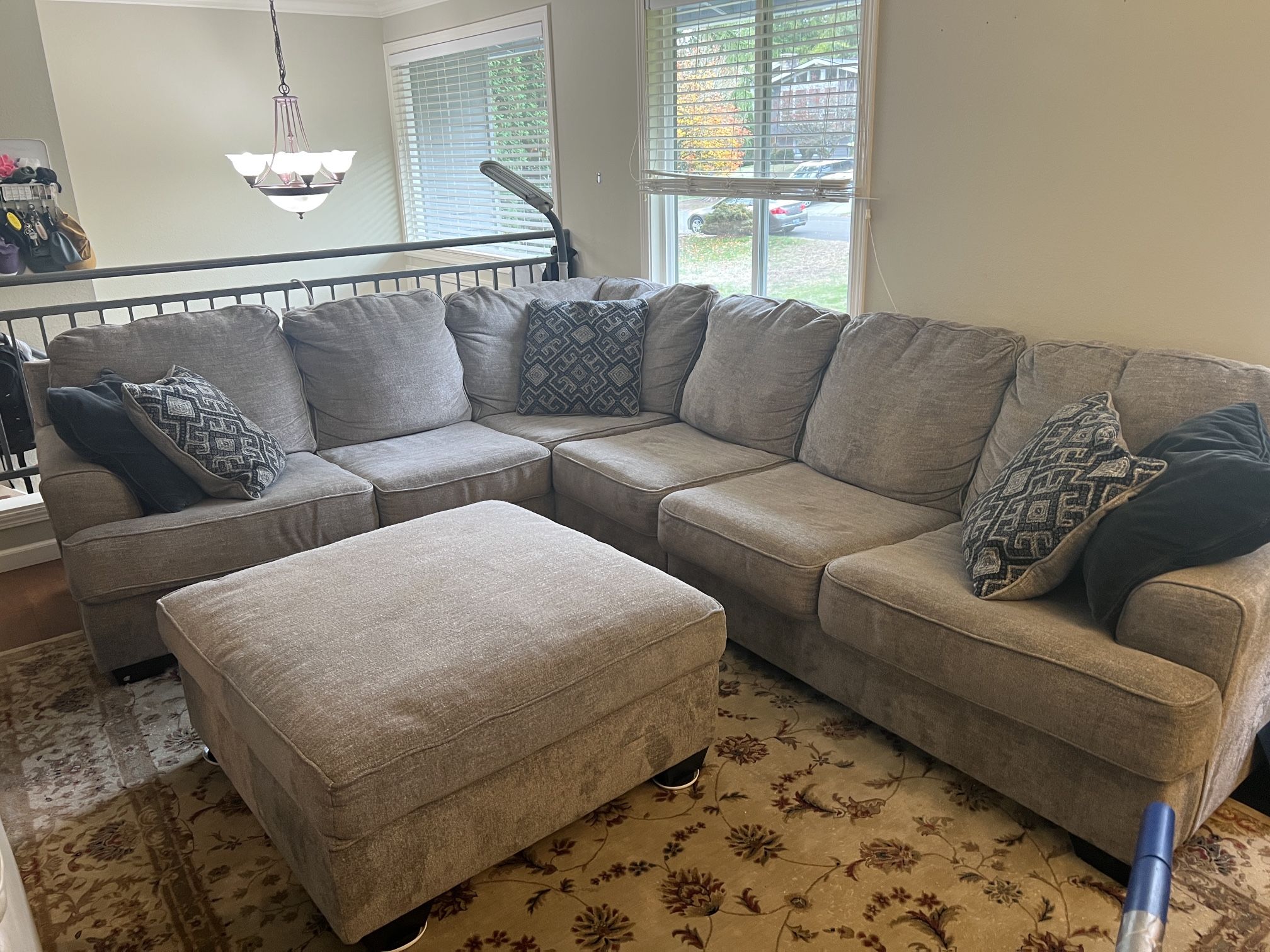 Large Gray 4  Piece Sectional Sofa With Ottoman