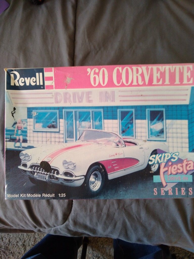 Vintage 80s Revell Model
