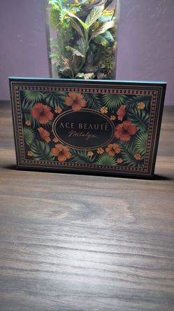 ACE BEAUTE Nostalgia Eyeshadow Palette