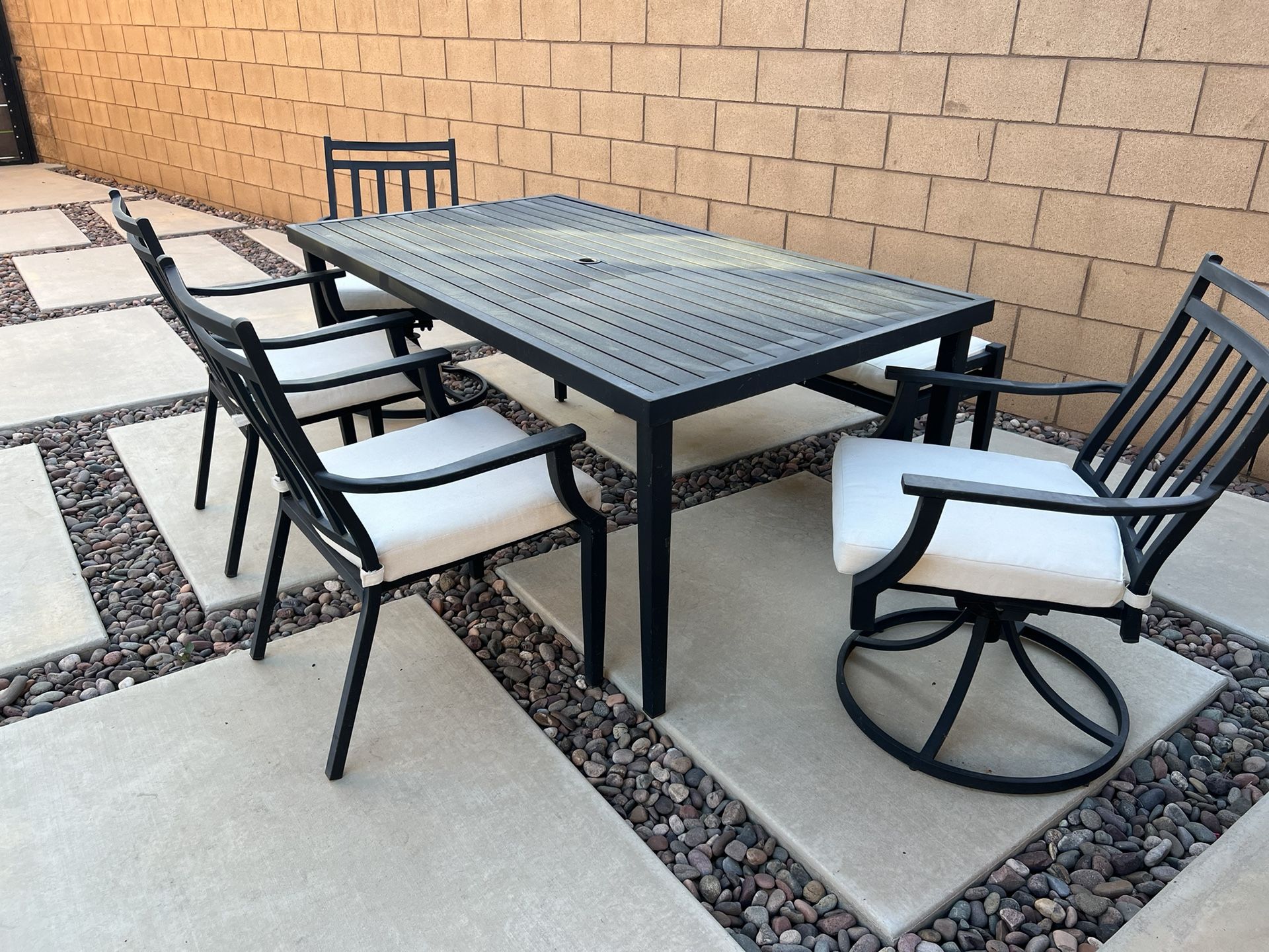 Patio Furniture Table for Sale in Fontana, CA OfferUp