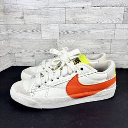 New Balance 237 women's sneaker with a suede and mesh upper in the color "Sea Salt/Maize size 7.5