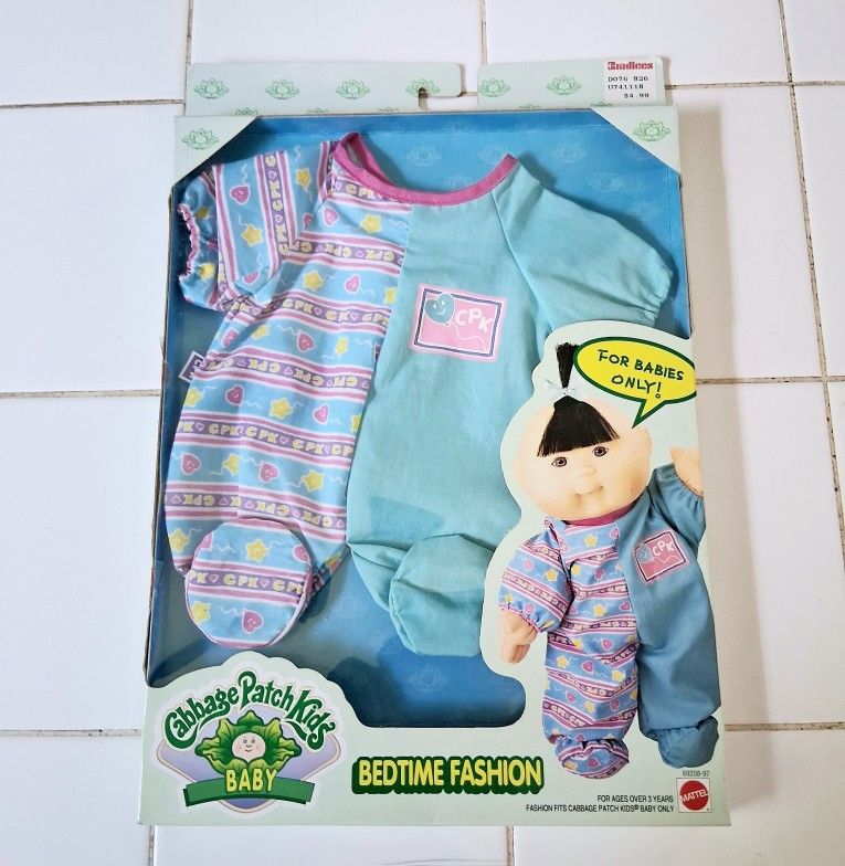 Vintage 1997 new cabbage patch kids 90d colorblock bedtime fashion cabbage patch doll outfit.