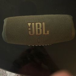 JBL Charge 5 Portable Bluetooth Speaker Green