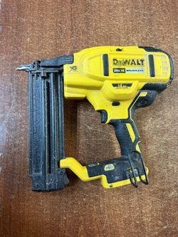 DEWALT 20V MAX XR 18 GA Cordless Brad Nailer