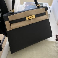 Hermes Kelly 25 in epsom leather.
