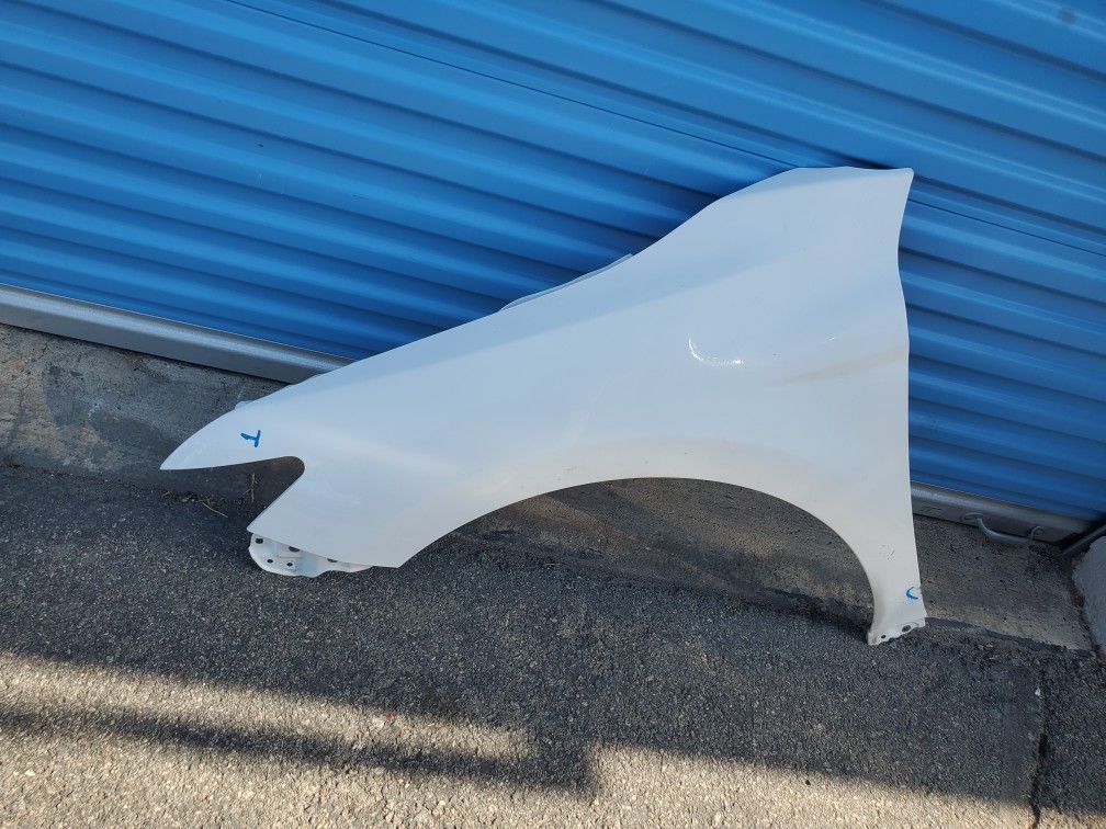 2018 - 2022 TOYOTA CAMRY LEFT FENDER DRIVER SIDE USED OEM. Nc