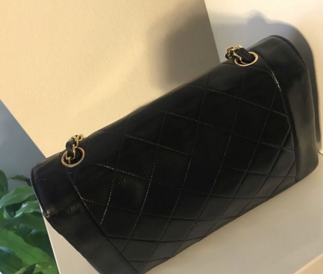 AUTHENTIC CHANEL DIANA BAG for Sale in Kirkland, WA - OfferUp