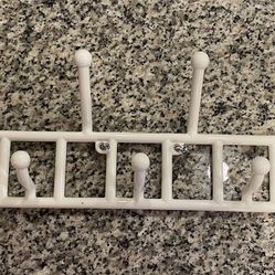 White Plastic Wall Rack with 9 Hooks (18”)